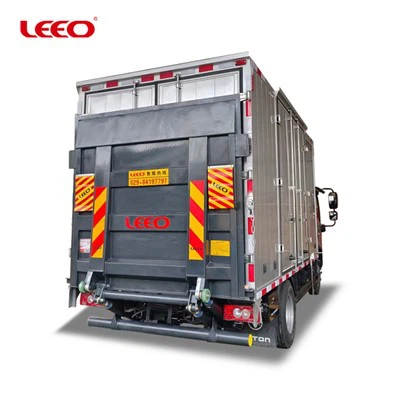 リフトゲート付き平台トラック